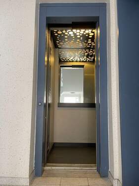 Aufzug - 2 Zimmer Etagenwohnung zur Miete in Greifswald