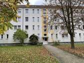 Außenansicht - Schöne 4-Raumwohnung im 2. Obergeschoss in Wolfen-Nord zu vermieten !
