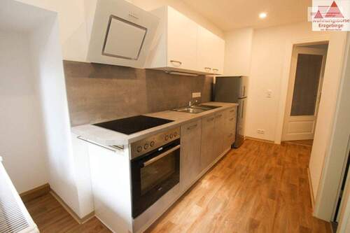 Küche (2) - 2-Raum-Wohnung mit Balkon und Einbauküche in ruhiger Lage von Aue