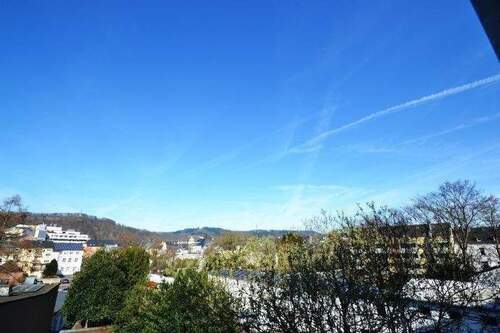 Bild 11 - Frei ab 01.04.2026 3 ZKB-Wohnung im 3. Obergeschoss Einbauküche Balkon mit Weitblick Ohne Aufzug