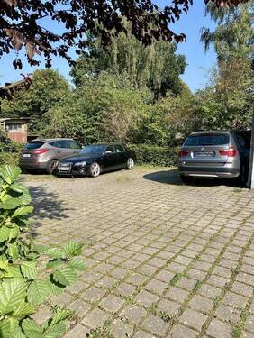 Parkplätze - Mehrfamilienhaus, Wohnhaus in Stockelsdorf zum Kaufen