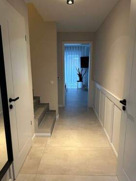 Flur Eingangsbereich - 5 Zimmer Doppelhaushälfte in Halstenbek