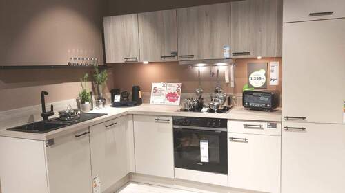 Muster der neuen Einbauküche - 