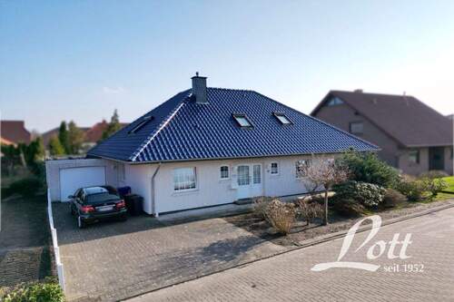 Straßenansicht - 6 Zimmer Einfamilienhaus in Apen / Augustfehn