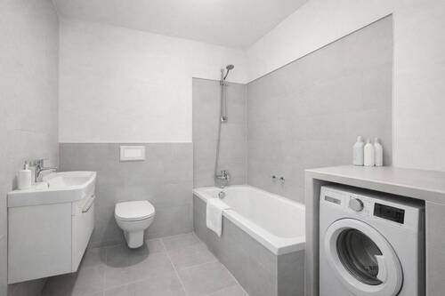 Badezimmer (KI bearbeitet) - 
