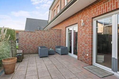 26 m² Terrasse begehbar von Wohnzimmer und Garage - 