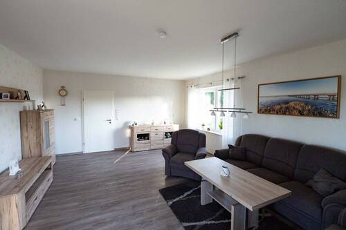 gemütliches, helles Wohnzimmer (3) - 