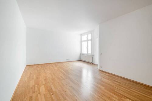 Zimmer - Bezugsfreie 2-Zimmer-Wohnung in Mitte