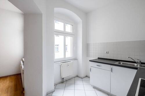Tagesbelichtete Küche - 2 Zimmer Etagenwohnung in Berlin-Mitte