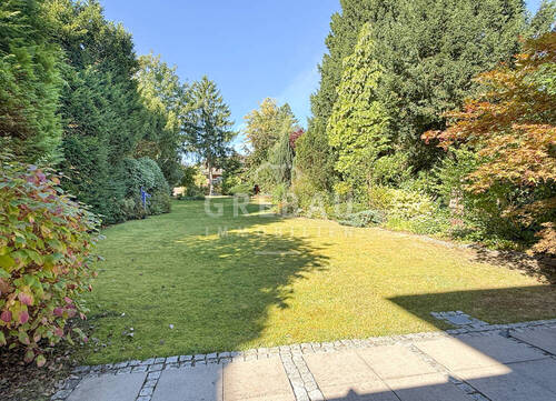 Terrasse mit herrlichem Garten - 9 Zimmer Einfamilienhaus zum Kaufen in Hamburg