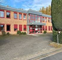 Gewerbeimmobilie Büros & ebenerdige Halle - Burscheid