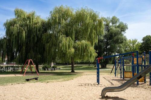 Spielplatz Dorfplatz - 