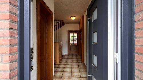 Hauseingang - 5 Zimmer Einfamilienhaus zum Kaufen in Stolberg