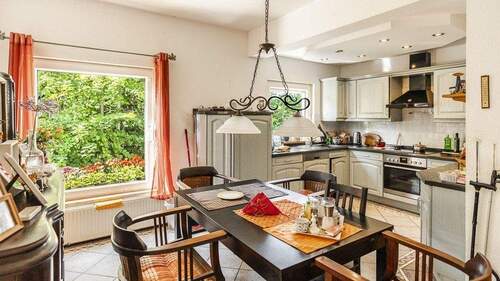 Küche mit Essbereich - Doppelhaushälfte mit 130,00 m² in Berlin zum Kaufen