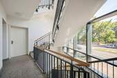 Großzügiges Treppenhaus - 