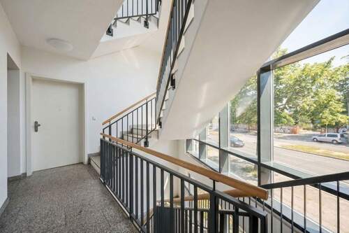 Großzügiges Treppenhaus - 
