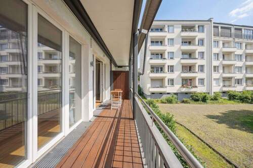 Ruhiger und sonniger Südbalkon - Etagenwohnung mit 79,50 m&sup2; in Berlin-Westend zum Kaufen