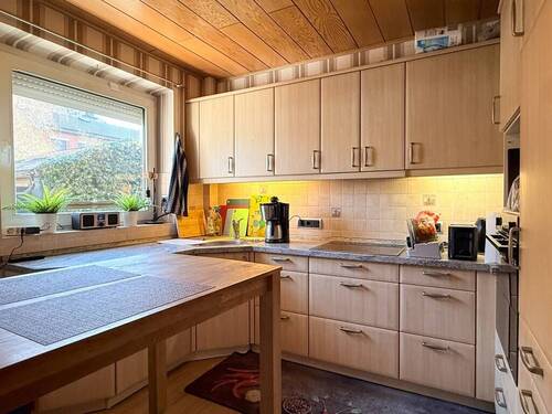 Küche mit Einbauküche - 