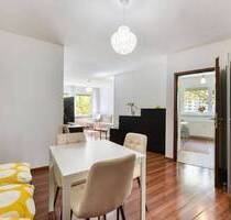 +++ vollständig möbliert - altersgerecht, bequem & zentral - modernisiert, hell & sonnig - 1. OG ohne Balkon im 