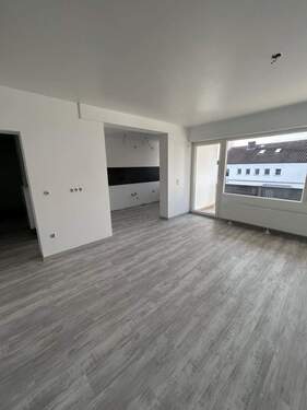 Wohn- und Essbereich - 2 Zimmer Etagenwohnung zur Miete in Siegburg