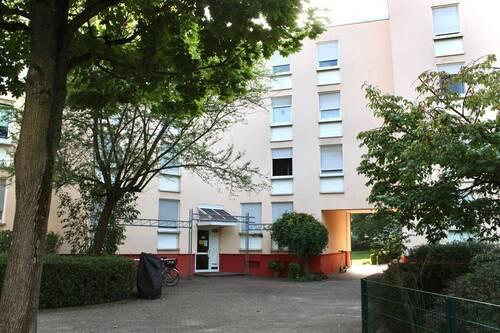 Hausansicht - Helle 3,5-Zimmerwohnung mit großem Balkon und Stellplatz in Mannheim- Nähe Vogelstang See