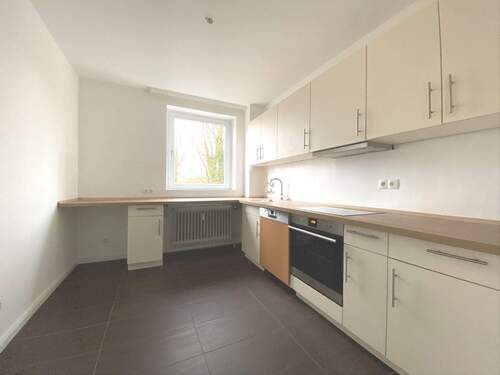 helle Einbauküche mit viel Platz - Etagenwohnung mit 65,00 m&sup2; in Pinneberg zur Miete
