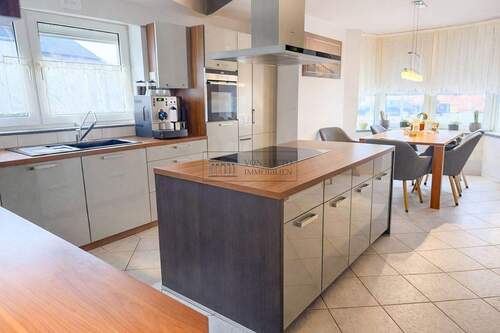 Küche - Mehrfamilienhaus, Wohnhaus mit 180,00 m&sup2; in Schwarzenbek zum Kaufen