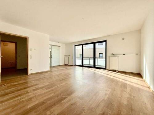 Wohnzimmer II - 3 Zimmer Etagenwohnung zum Kaufen in Weinheim