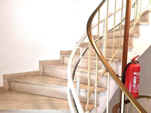 Treppe zum 1.OG mit Lifter - 