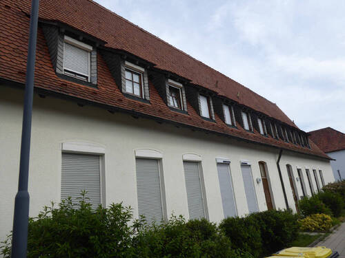 Bild1 - 4-Zimmer-Wohnung mit Stellplatz!