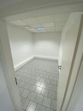 Archiv/Lager - Büro mit 88,00 m&sup2; in Fürth zur Miete