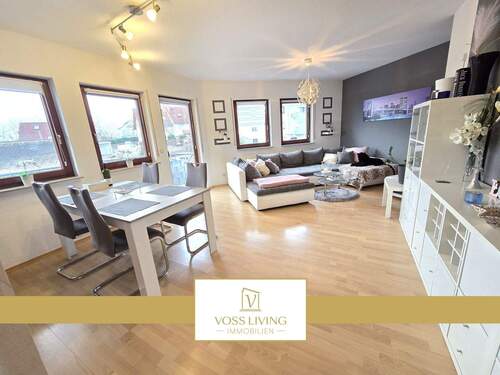 Wohn_Esszimmer - Gepflegte 3 Zimmer Wohnung mit Balkon + 2 KFZ Stellplätzen + Weitblick 