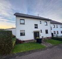 gepflegtes 3 Familienhaus in ruhiger Seitenstraße mit 3 Garagen und Garten - Illingen