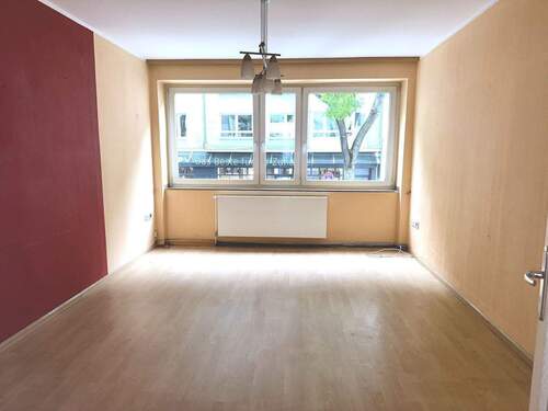 Wohnzimmer Ans. 1.jpeg - Ruhige Lage in D-Friedrichstadt! Gut geschnittene, citynahe 4 Zimmer Wohnung mit idealer Anbindung!