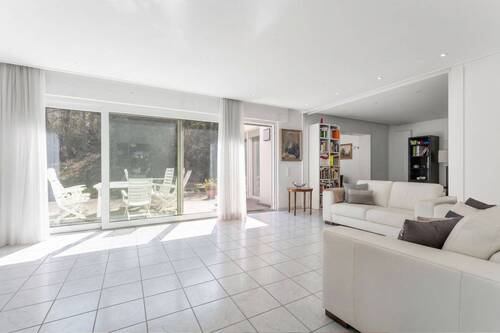 Wohnzimmer mit Gartenzugang - 