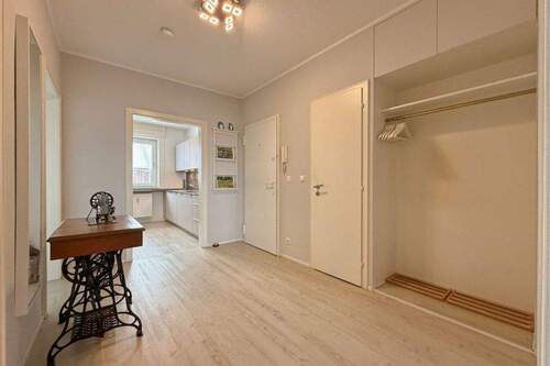 Flur - 3 Zimmer Etagenwohnung zum Kaufen in Hamburg