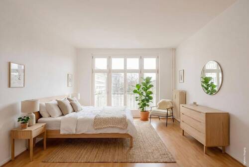 Schlafzimmer mit Balkonzugang - 2 Zimmer Etagenwohnung in Berlin
