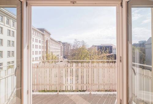 Blick zum Balkon - Etagenwohnung mit 87,00 m&sup2; in Berlin zum Kaufen