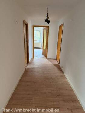 Flur - Etagenwohnung mit 112,00 m² in Kreiensen zum Kaufen