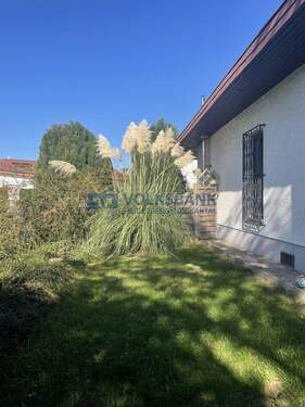 Seitliche Ansicht - Mehrfamilienhaus, Wohnhaus mit 407,10 m² in Sankt Leon-Rot zum Kaufen