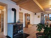 Wohnbereich mit Holz-Kochofen - 