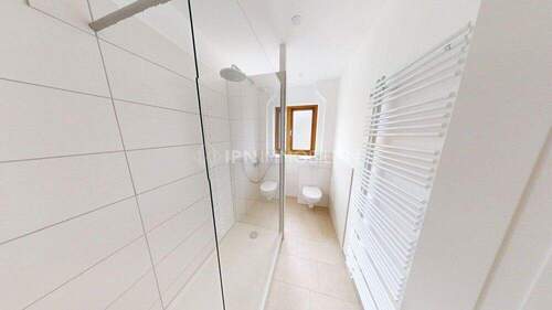 Tageslichtbad mit Dusche - 