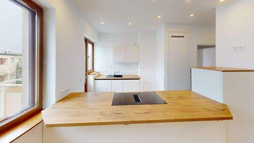 alles hochwertig - Etagenwohnung mit 98,00 m&sup2; in Rostock / Hansaviertel zur Miete