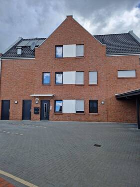 Hausansicht - 3 Zimmerwohnung in einem modernen Mehrfamilienhaus