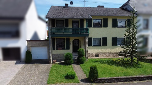 Hausfront - Charmantes Einfamilienhaus mit großzügigem Garten in Abtei, Hermeskeil