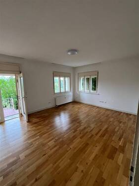 Wohnzimmer mit Zugang Terrasse - 