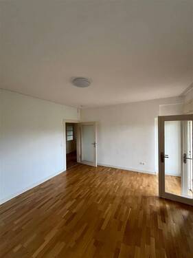 Wohnzimmer mit Zugang Terrasse - 