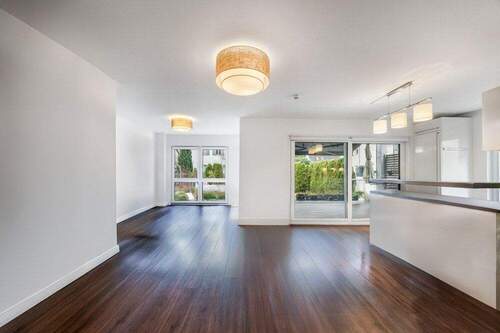 Wohnbereich EG - 5 Zimmer Mehrfamilienhaus, Wohnhaus in München