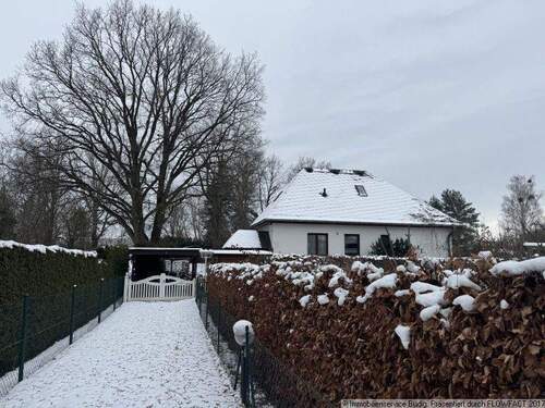 Zufahrt zum Grundstück - Einfamilienhaus mit 100,00 m&sup2; in Hoppegarten zum Kaufen