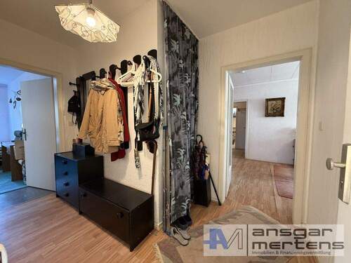 Diele - 4 Zimmer Etagenwohnung in Mönchengladbach / Dahl